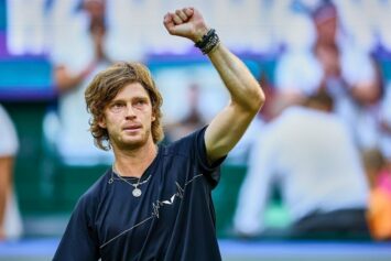 Петрова объяснила неуверенную игру Рублева в финале в Галле