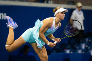 Самсонова вышла в четвертьфинал турнира в Бад-Хомбурге