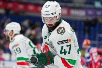 Комментатор Юртаев высказался об эмоциональности Радулова