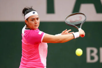 Жабир совершила камбэк и переиграла Рыбакину в четвертьфинале «Уимблдона»