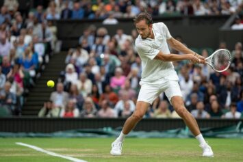 Петрова прокомментировала поражение Медведева в полуфинале «Уимблдона»