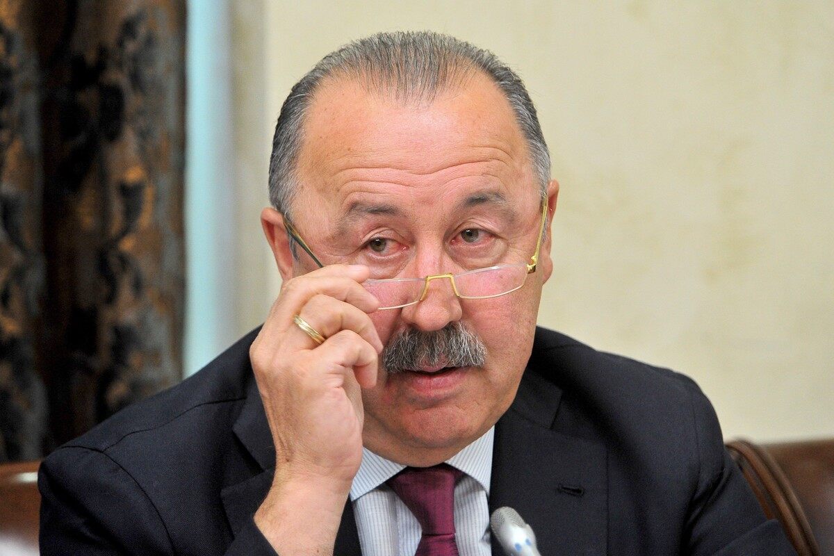 Валерий Газзаев