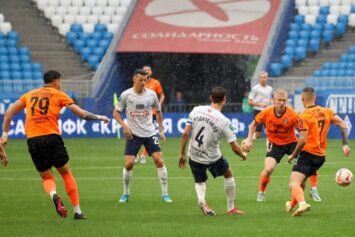 «Крылья Советов» и «Урал» сыграли вничью