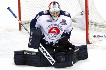 «Авангард» подписал 36-летнего голкипера