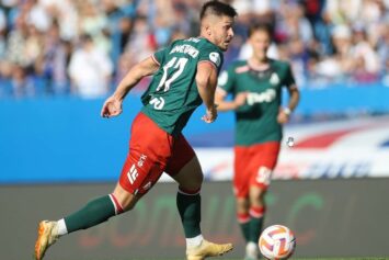 «Локомотив» разгромил «Факел» и вышел на первое место в РПЛ