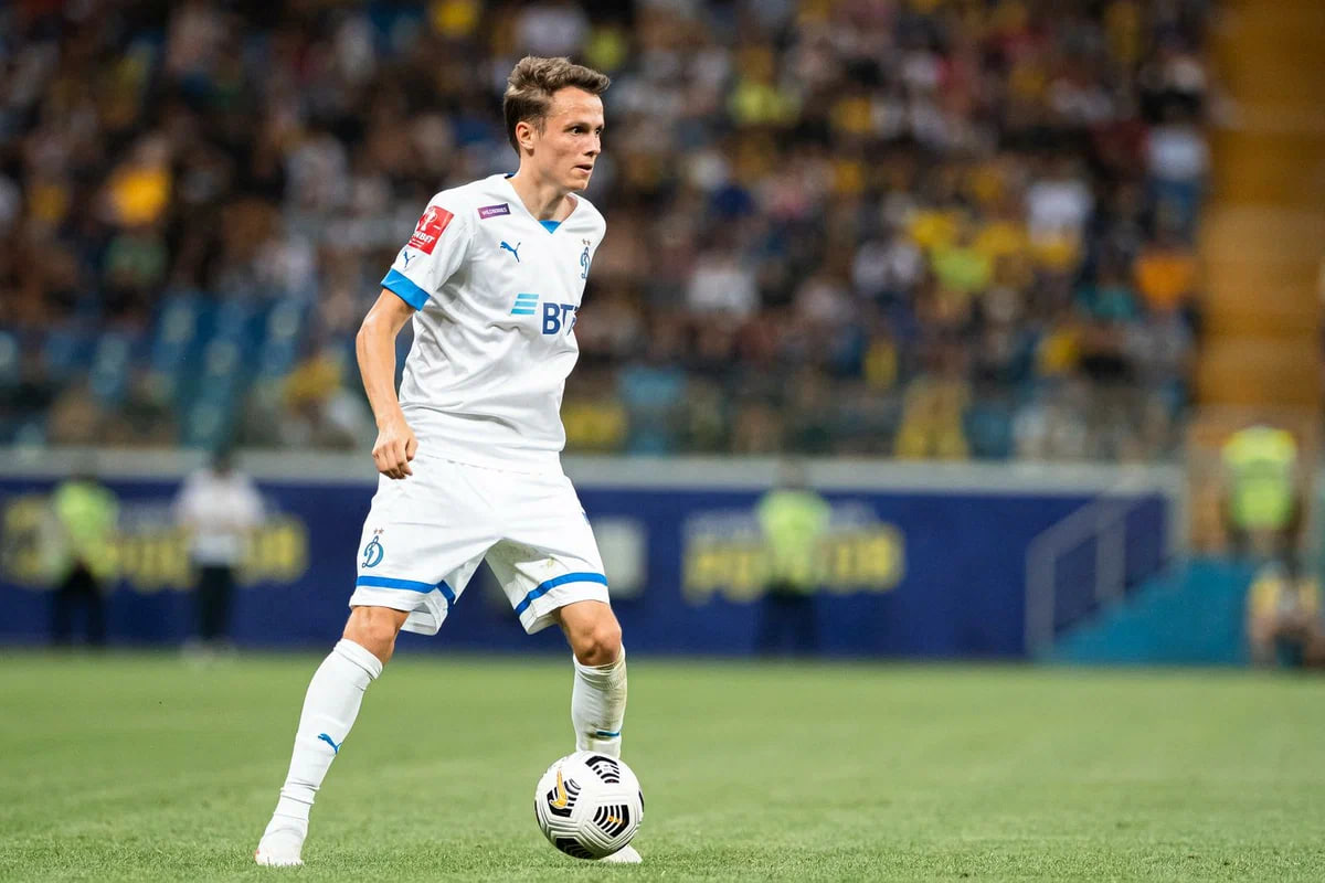 Владислав Карапузов