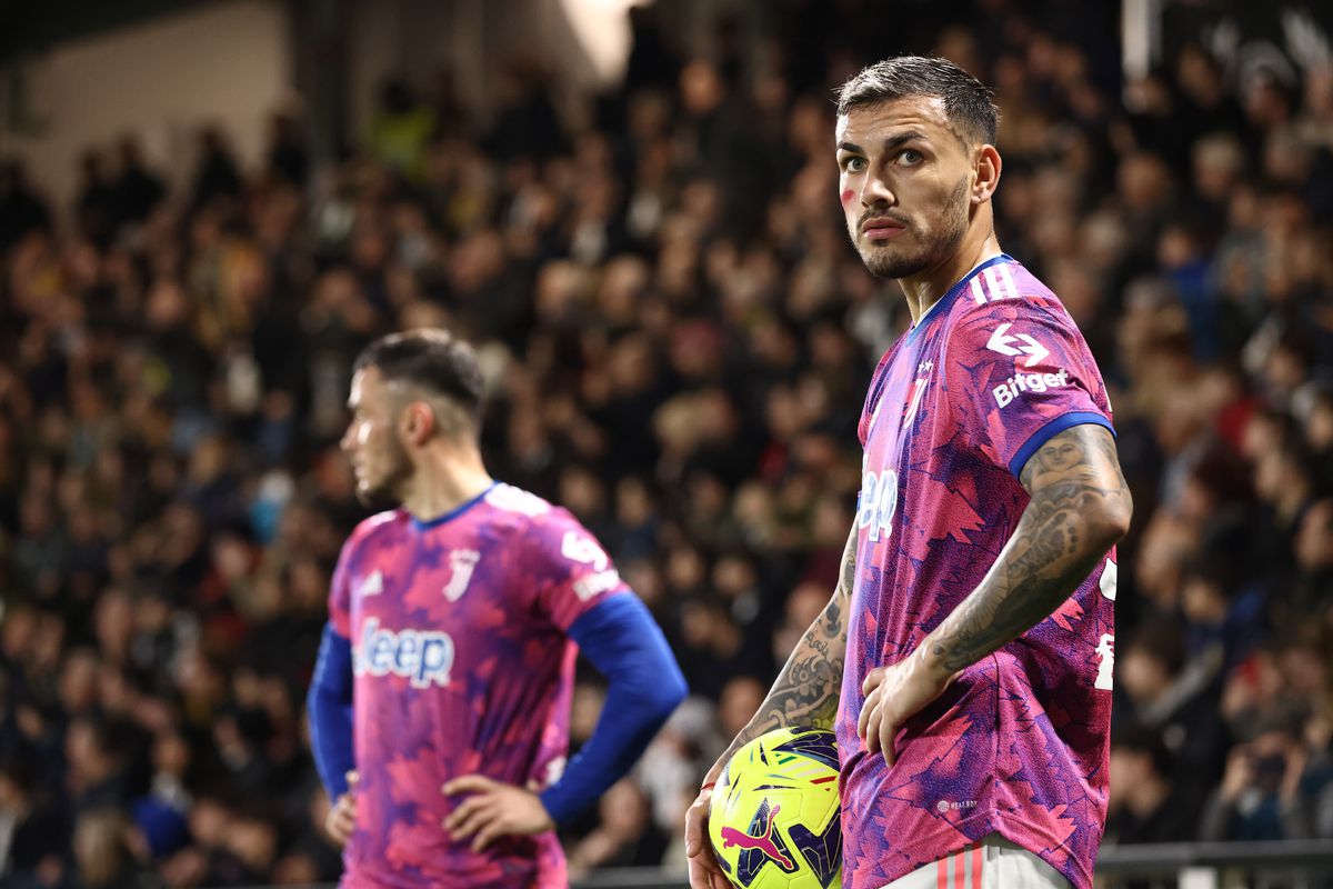 Леандро Паредес