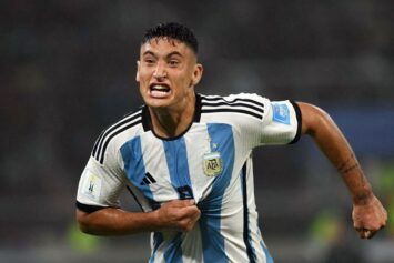 «Тоттенхэм» готов заплатить за Велиса 15 млн евро