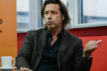 Мостовой высказался об удалении Барриоса в матче с «Динамо»