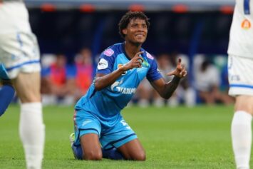 Инсайдер: «Зенит» не отпускает Барриоса в АПЛ