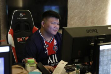 STORM выразил сочувствие XinQ в связи с его поражением на квалификациях к TI 12