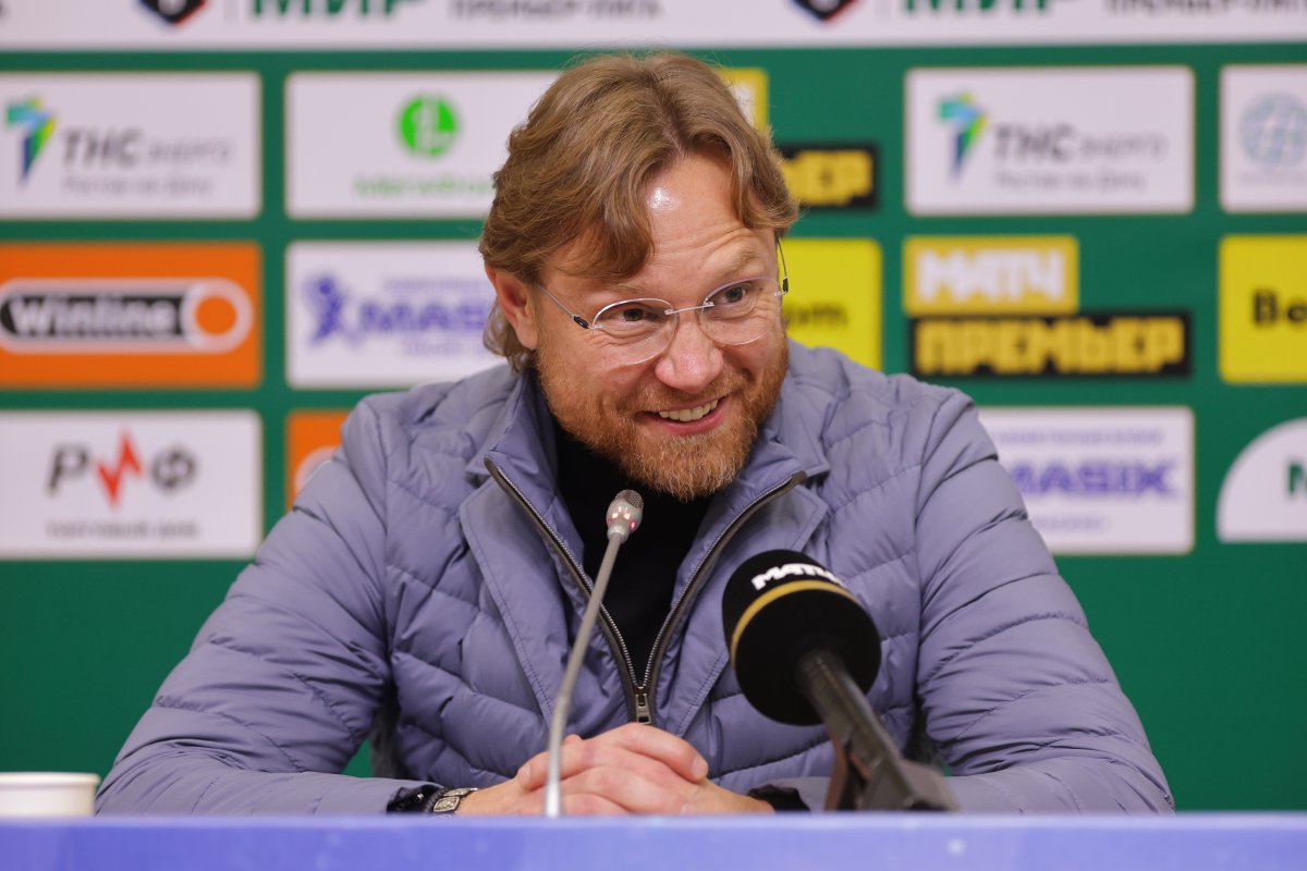 Валерий Карпин