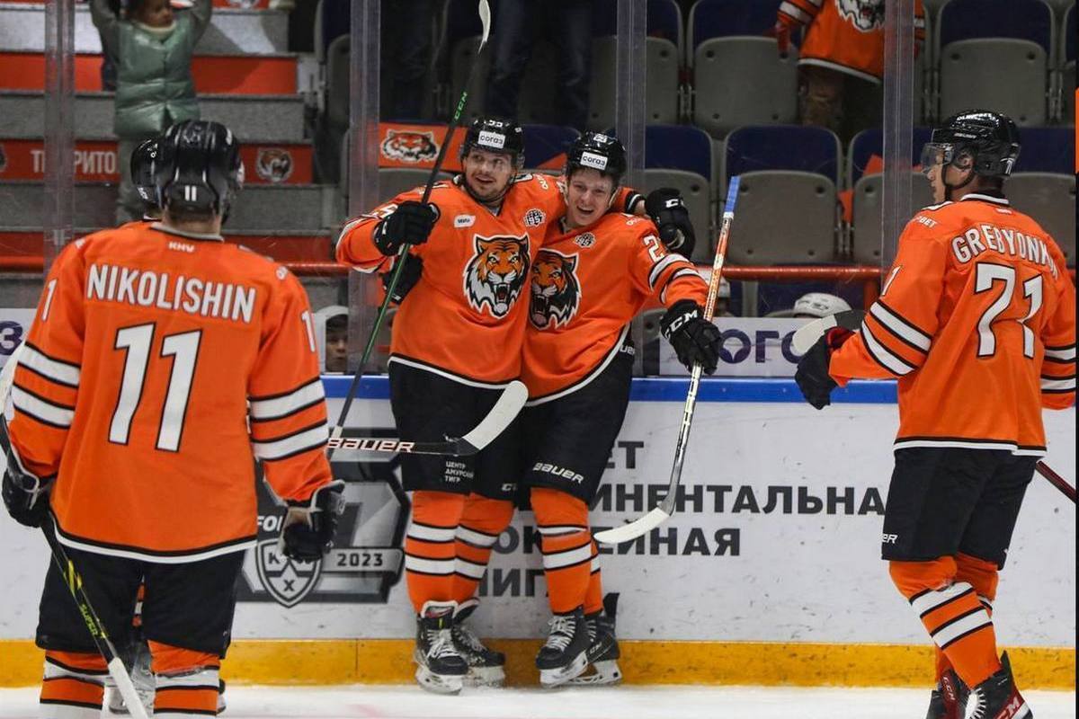 «Амур»