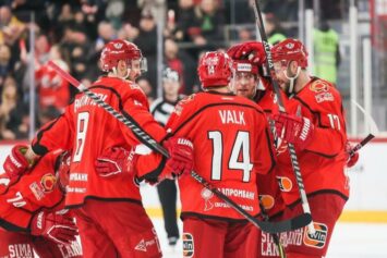 «Автомобилист» уверенно переиграл «Нефтехимик»