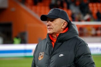 Президент «Урала» Иванов рассказал, что у клуба не получается договориться с Роналду и Месси