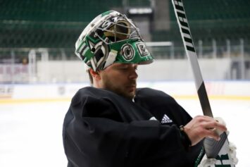 Худобин оформил шатаут в дебютном матче в ВХЛ