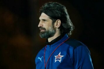 В «СКА-Хабаровске» прокомментировали слухи о скорой отставке тренера Шаронова