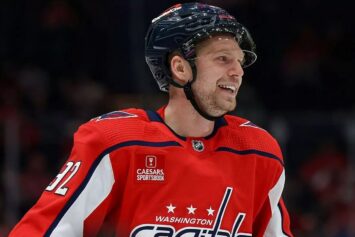 Форвард «Вашингтона» Кузнецов расценил шансы «Трактора» выйти в плей-офф КХЛ