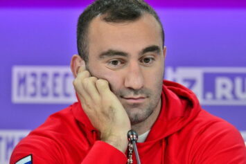 Боксер Мурат Гассиев заявил, что около полутора лет не пользуется соцсетями