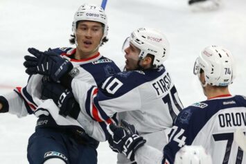 Фирстов — о толчке судьи в матче с «Витязем»: «Что нам там, целоваться стоять?»