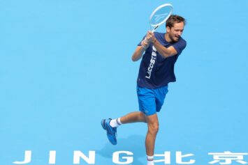 Медведев — полуфиналист турнира в Пекине