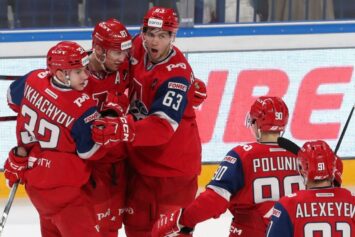 «Локомотив» победил «Спартак» и вышел на первое место Западной конференции