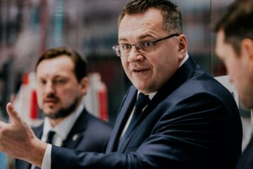 Тренер Назаров поддержал расширение КХЛ