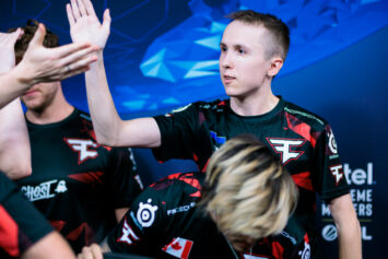 FaZe Clan разгромно победил ENCE на IEM Sydney 2023