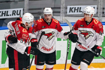 Букмекеры ждут «верха» по шайбам от игры ЦСКА — «Авангард». Кэф 1.92 на ТБ с подстраховкой