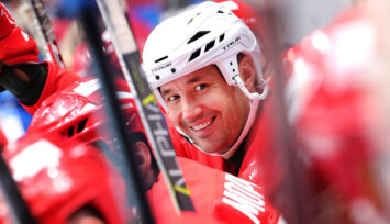 БК Лига Ставок направит 100 000 RUB за каждую шайбу Ковальчука в «Спартаке» на создание хоккейных площадок для сирот