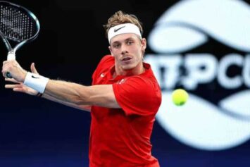 Денис Шаповалов — Стефанос Циципас: канадец не позволит греку победить с большим преимуществом. Ставка за 2.02