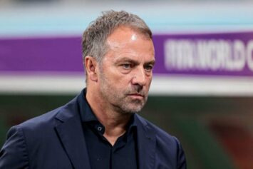 Деку обсудит с Ханси Фликом возможный переход на пост главного тренера «Барселоны»