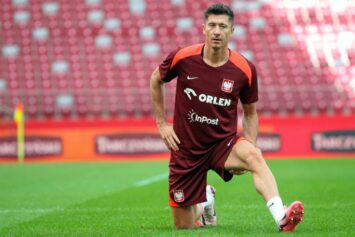 Роберт Левандовский получил травму в товарищеской игре против Турции