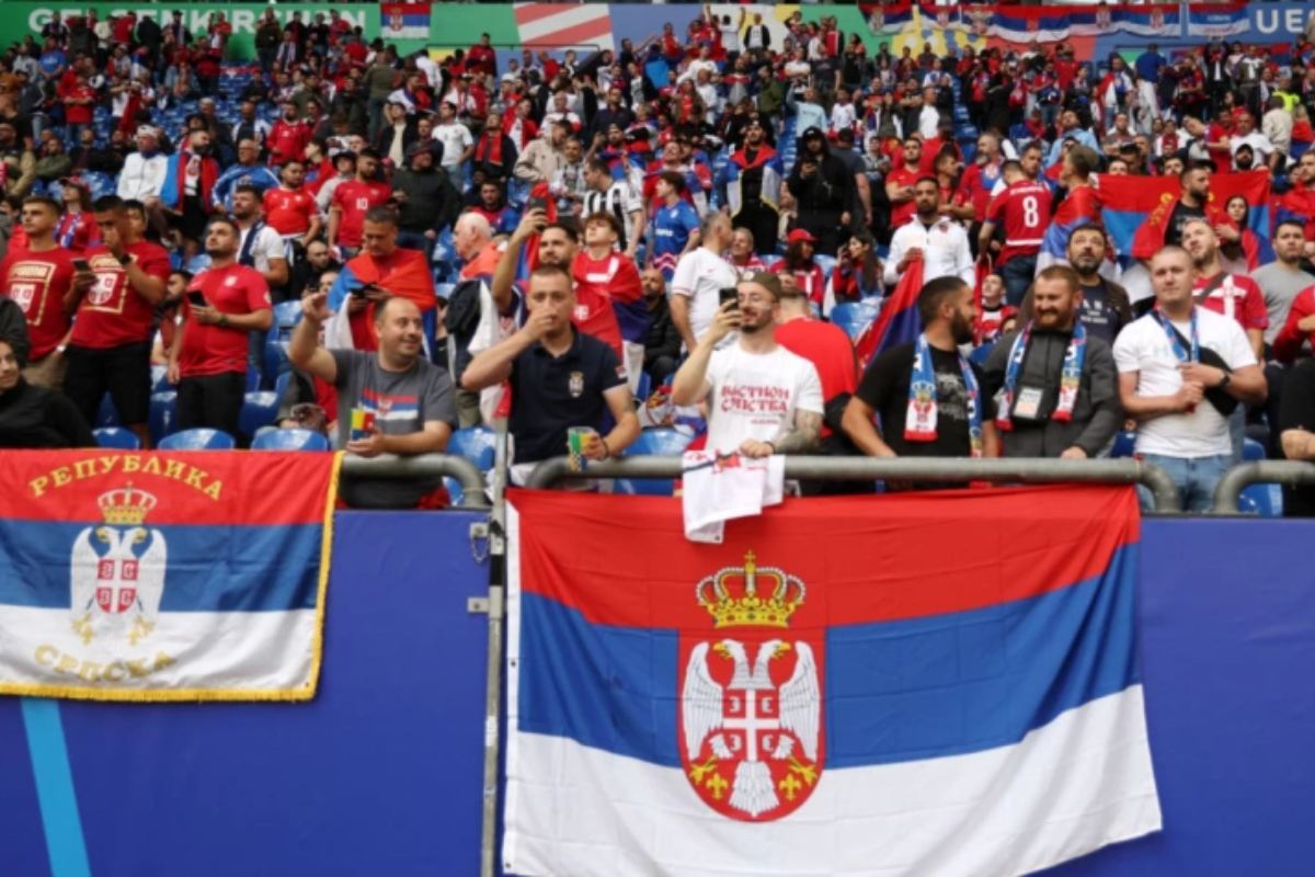 Косовский журналист отстранен от Евро-2024 за жест в адрес сербских болельщиков