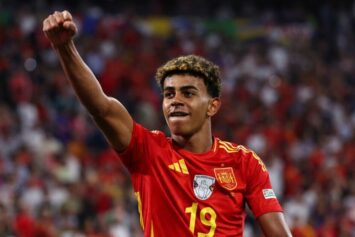 «Барселона» отклонила рекордное предложение ПСЖ в 250 млн евро за Ямаля