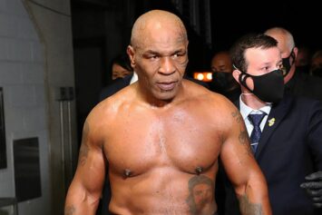 Тайсон подтвердил бой с Полом после победы блогера над экс-бойцом UFC Перри