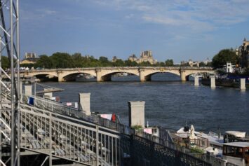 Заместитель мэра Парижа рассказал о «плане Б», если качество воды в Сене не улучшится