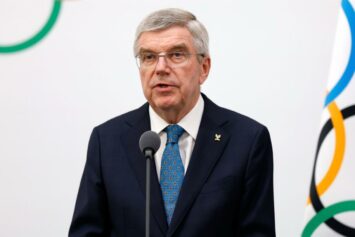 Глава МОК Томас Бах поддержал участие в ОИ‑2024 спортсменок, проваливших гендерный тест