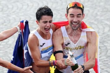 Испанцы выиграли смешанную марафонскую эстафету по спортивной ходьбе на ОИ-2024