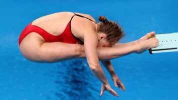 Неудачный прыжок ныряльщицы из США на ОИ-2024 привел к синякам и порезам