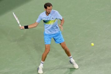 Медведев — о выходе в следующий круг US Open: «Я как в итальянском ресторане — еда отличная, послевкусие замечательное, но голова тяжелая»