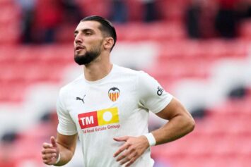 Подробности ареста игрока «Валенсии» Рафы Мира по подозрению в сексуальном насилии