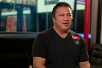 Тренер Махачева высказался о карьере Чимаева