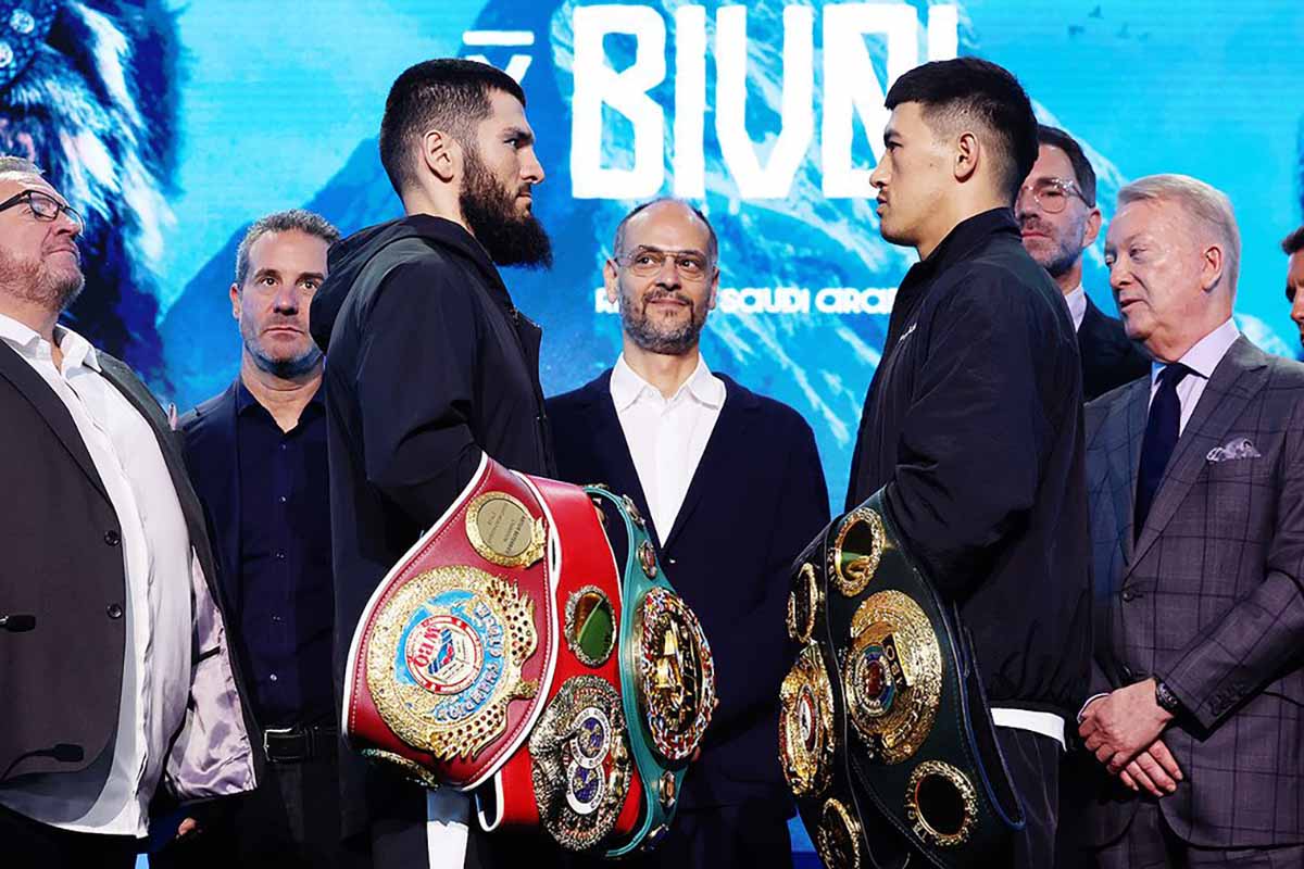 Артур Бетербиев и Дмитрий Бивол