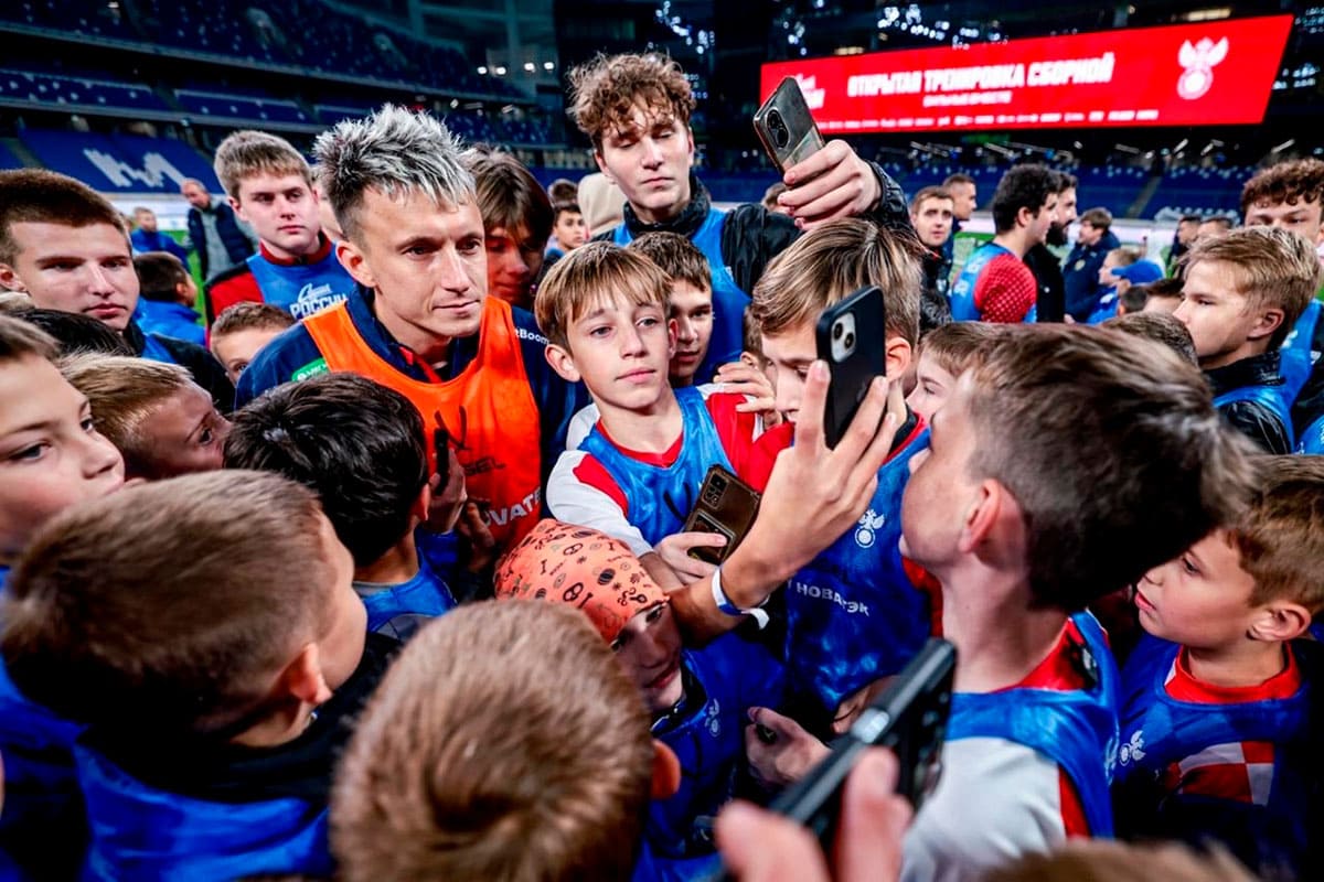 Александр Головин