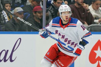 Плющев: «Панарин показывает высокий уровень игры на площадке»