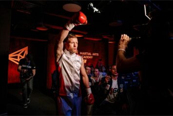 Боксер Урванов назвал фаворита боя Наврузов — Фомичев