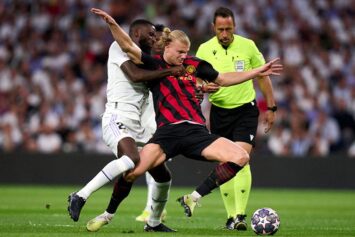 Защитник в футболе: как называется, миссия