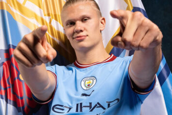 Нападающий в футболе: роль форварда, виды позиции