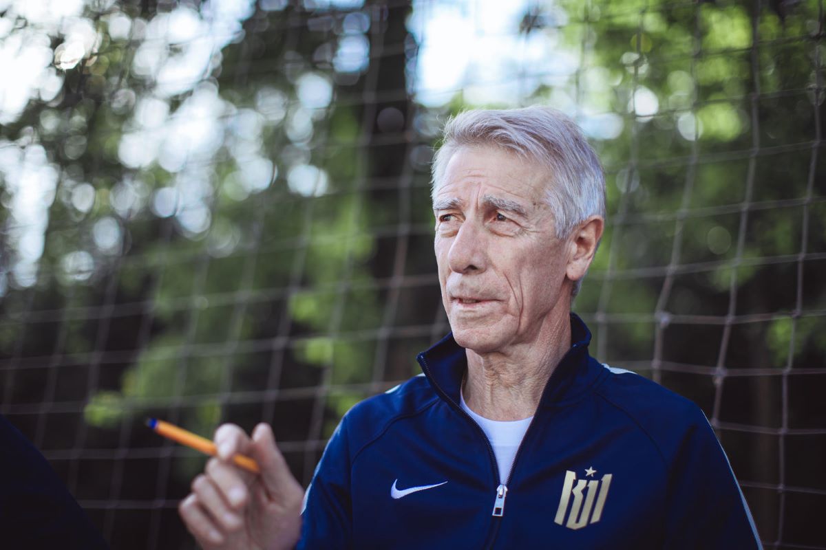 Валерий Непомнящий